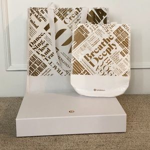 Lululemon magnetic close gift box w 2 shopping bag